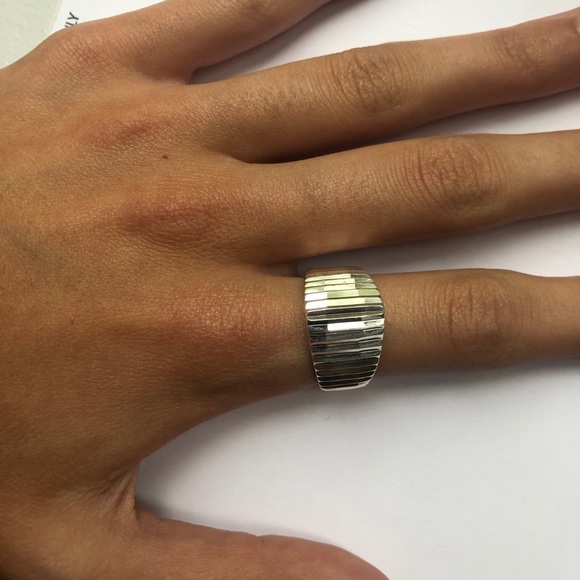 Silver Reflective Ring - Picture 4 of 7